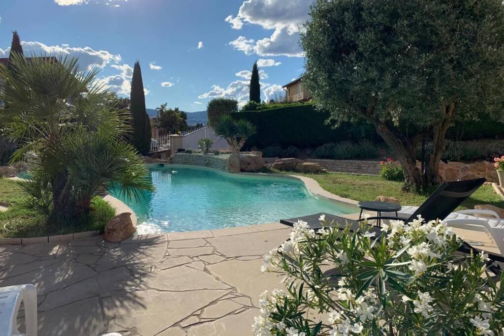 Villa Des Oliviers Avec Piscine Chassagny Экстерьер фото