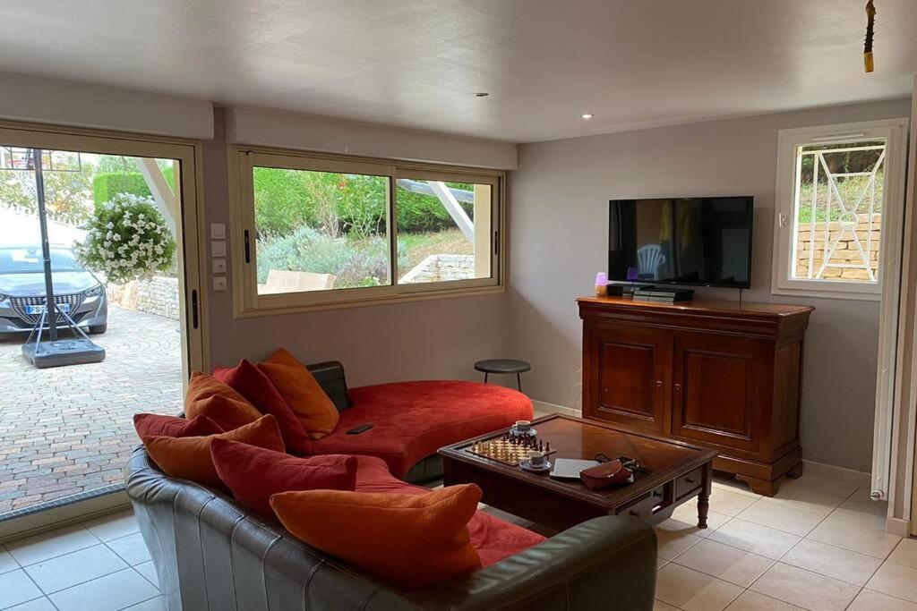 Villa Des Oliviers Avec Piscine Chassagny Экстерьер фото